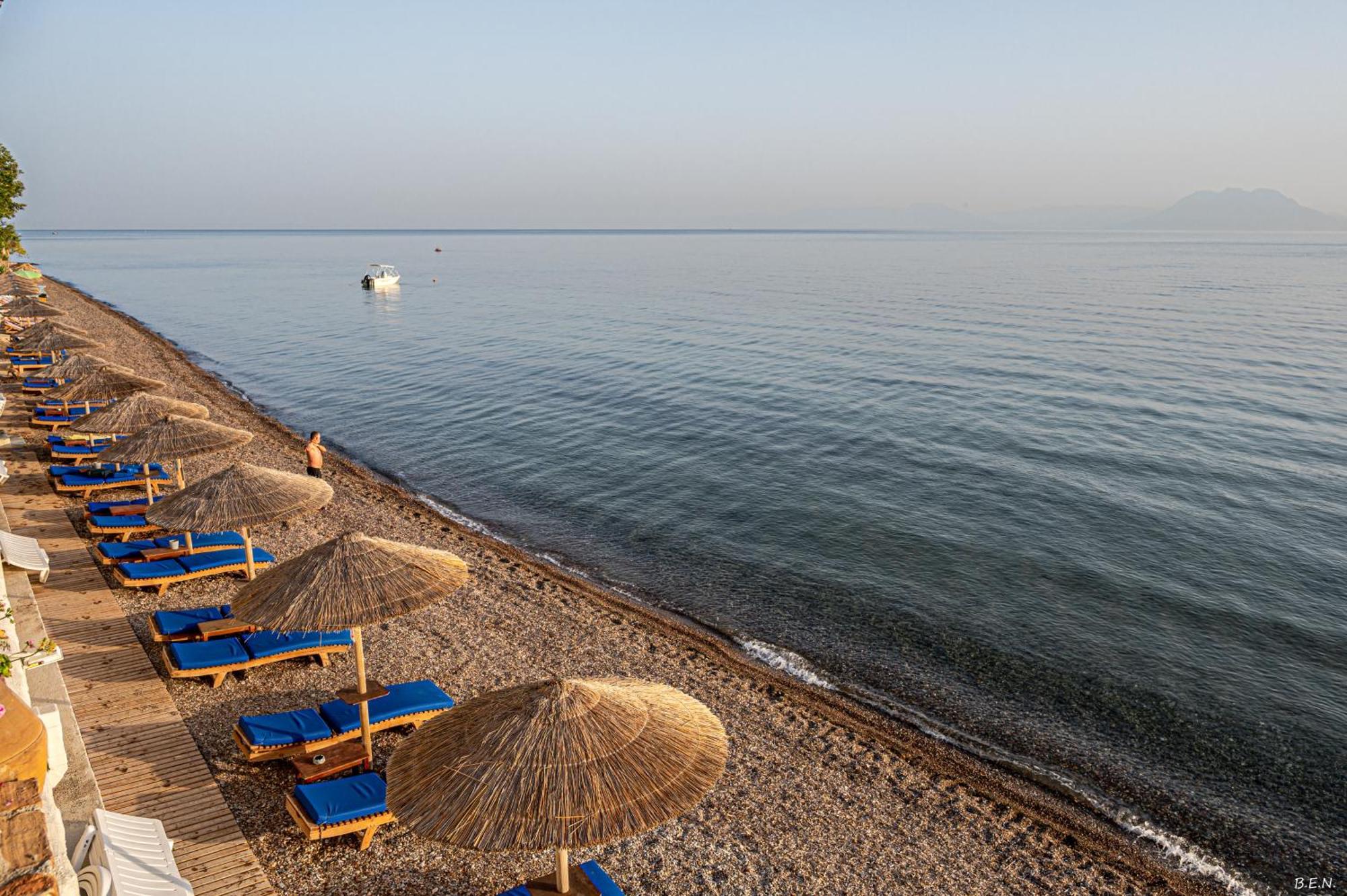 Castella Beach Alissos Ngoại thất bức ảnh
