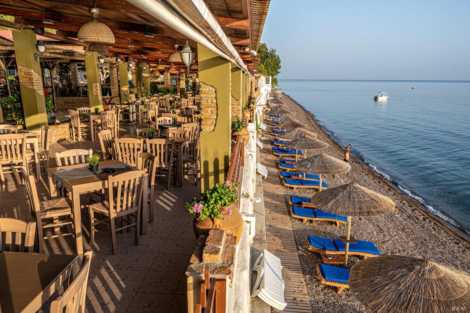 Castella Beach Alissos Ngoại thất bức ảnh