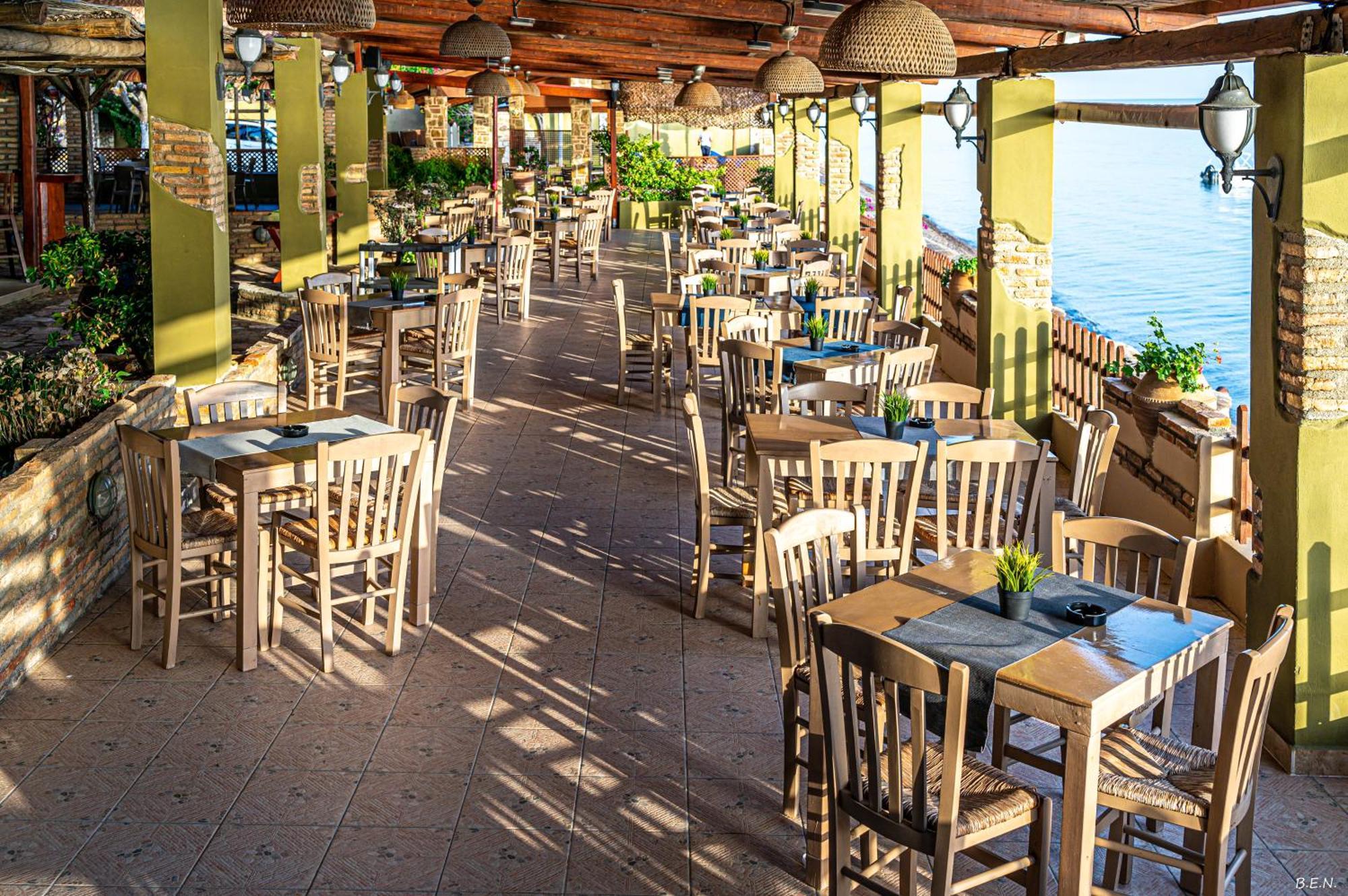 Castella Beach Alissos Ngoại thất bức ảnh