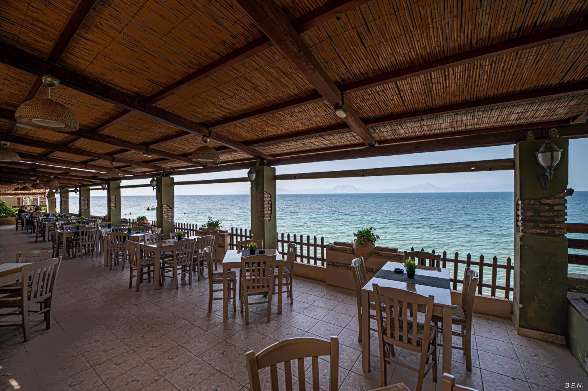 Castella Beach Alissos Ngoại thất bức ảnh