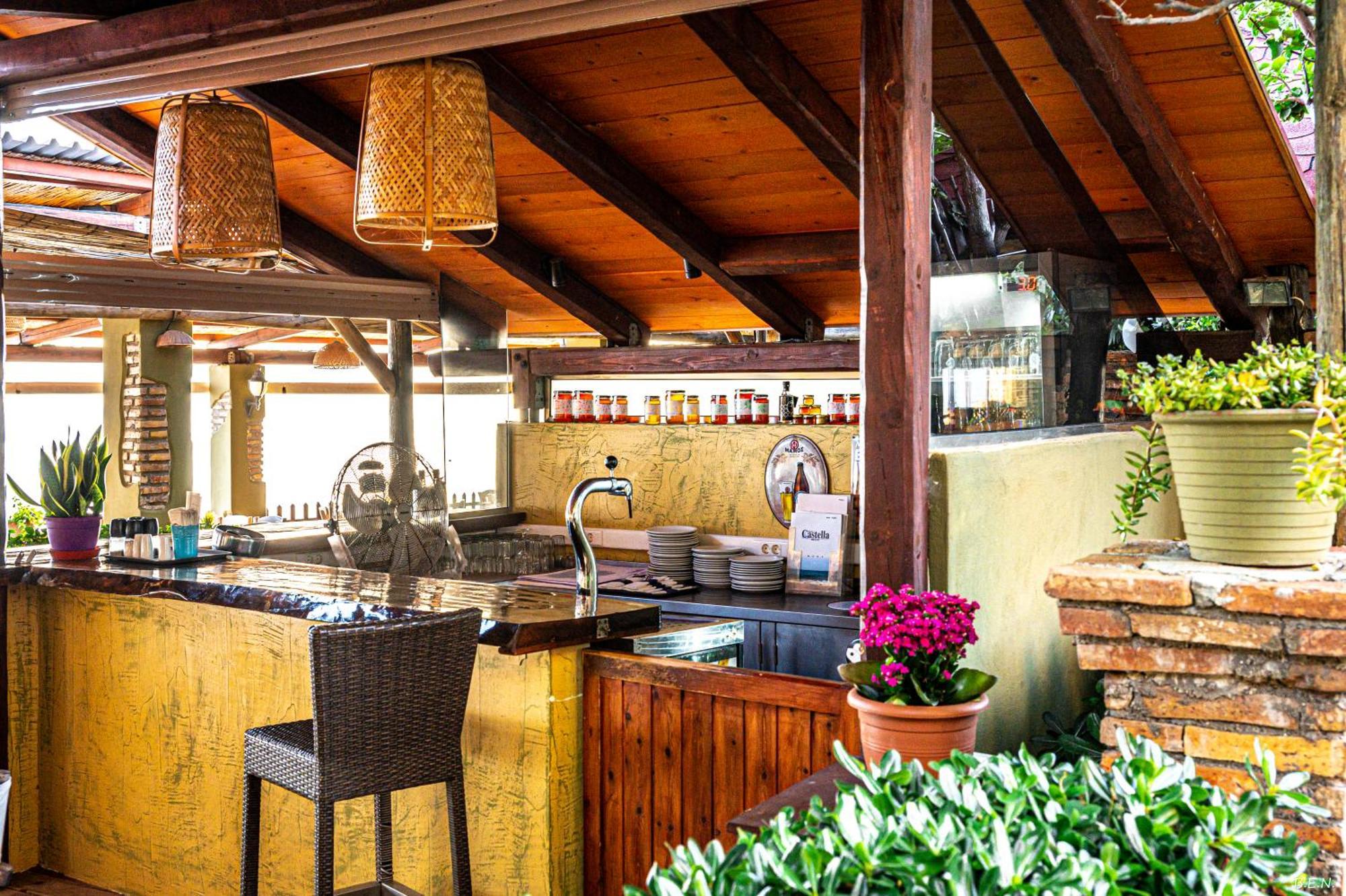 Castella Beach Alissos Ngoại thất bức ảnh