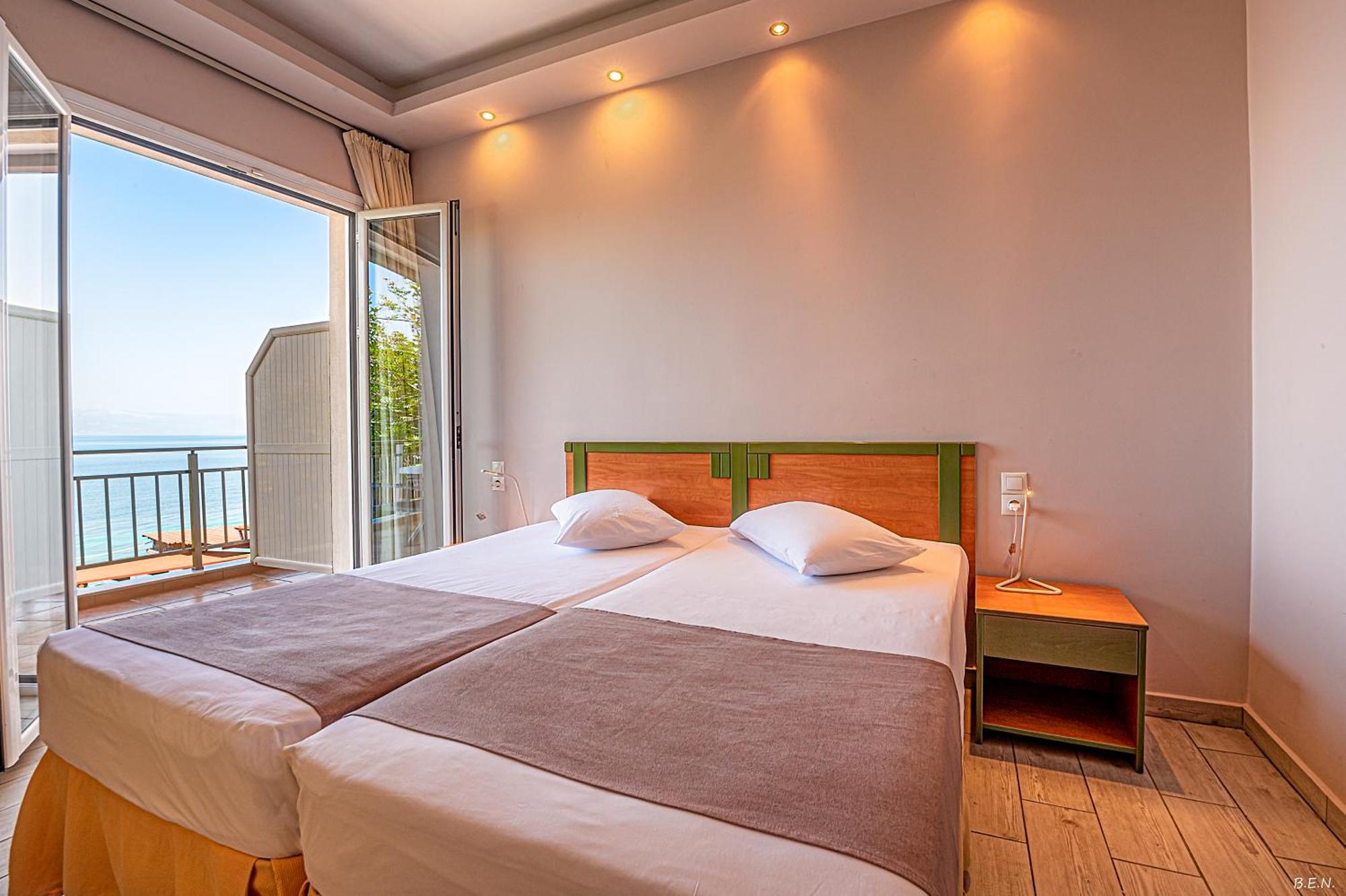 Castella Beach Alissos Ngoại thất bức ảnh